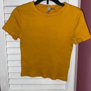 MUSTARD YELLOW CROPPED TEE